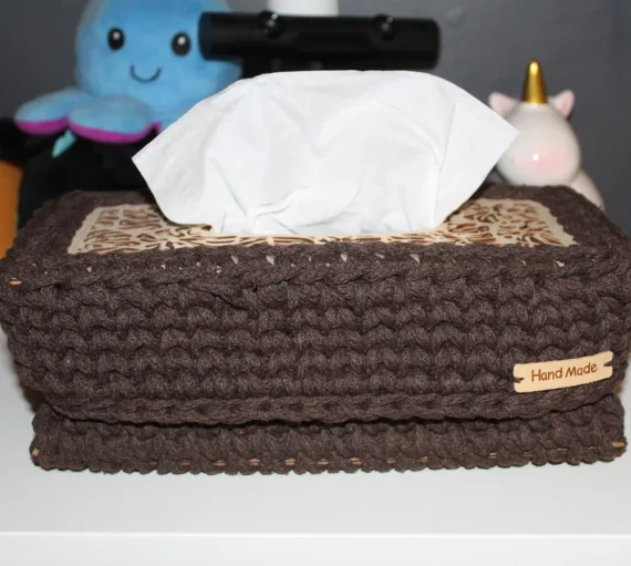 Chustecznik ażurowy