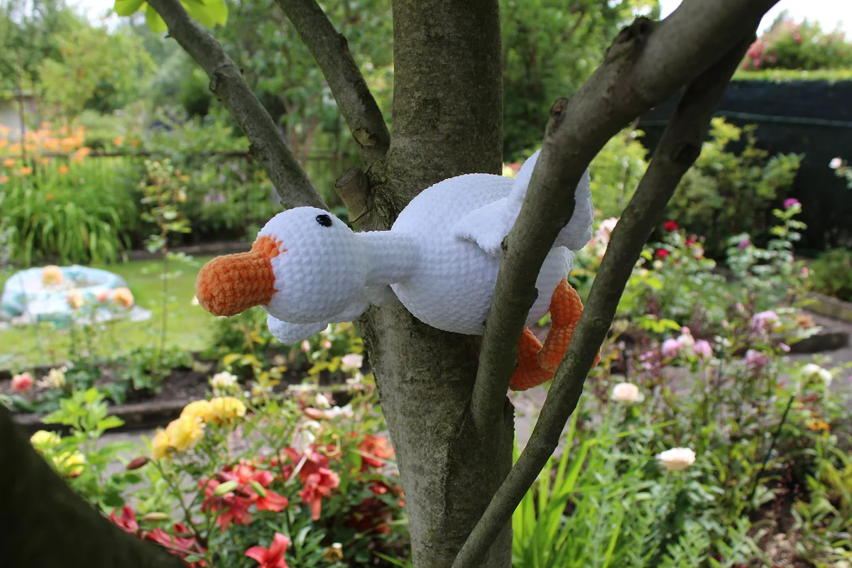 Large crochet goose - Image 7