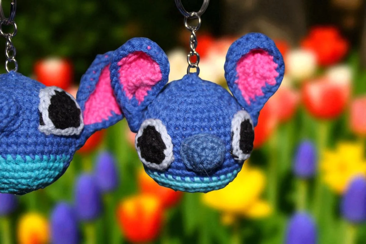 Breloczek Stitch – ręcznie robiony na szydełku, uroczy prezent dla fanów Disneya - obrazek 5