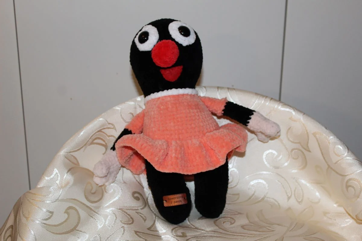 Krecik w sukience – ręcznie wykonana maskotka - obrazek 5